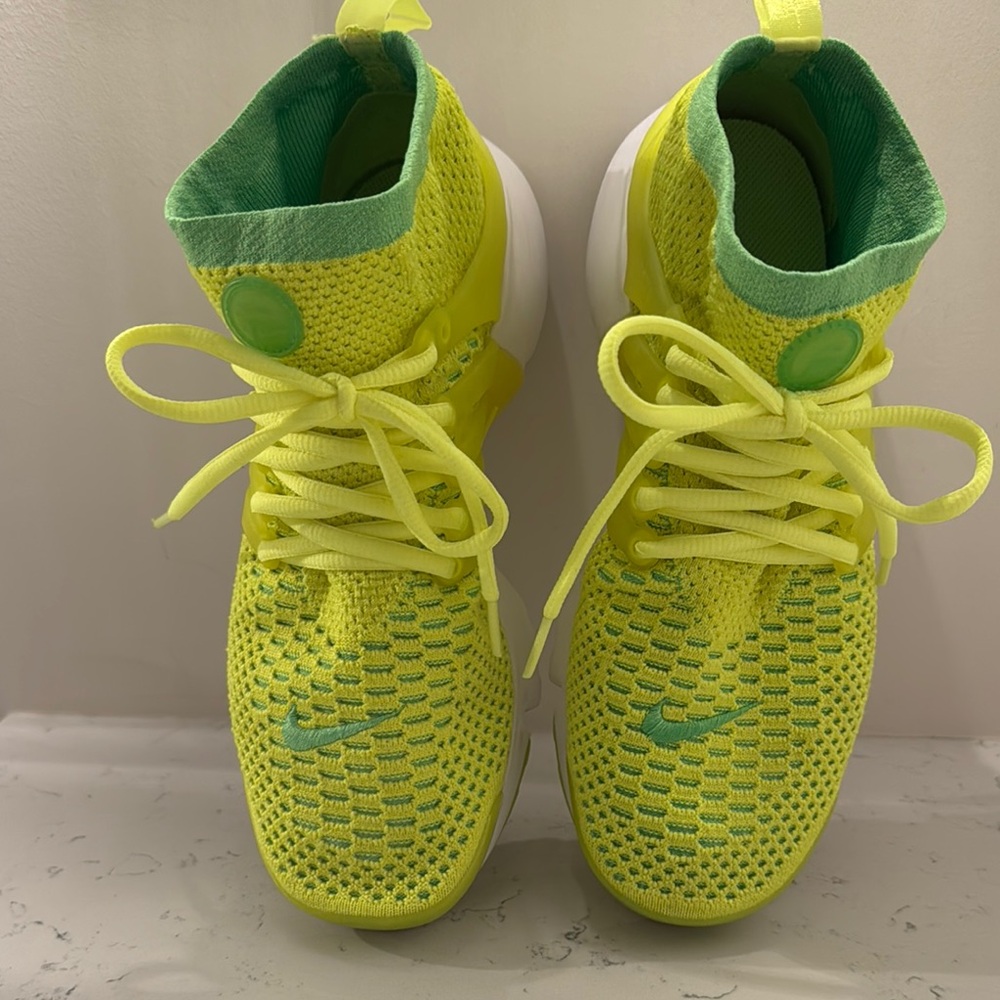 Nike Women’s Lime Green Sneakers
